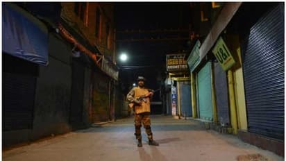 ശ്രീനഗറില് ഭീകരവാദികള് നിരായുധനായ പൊലീസുകാരനെ വെടിവെച്ച് കൊലപ്പെടുത്തി; തിരച്ചിൽ ശക്തമാക്കി