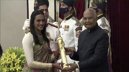 Olympic medalist PV Sindhu receives Padma Bhushan award from President Ram Nath Kovind (WATCH)