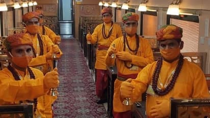 Ramayan Expressನಲ್ಲಿ ಕೇಸರಿ ದಿರಿಸು : ಸ್ವಾಮಿಗಳ ಆಕ್ಷೇಪ ಬಳಿಕ ಸಿಬ್ಬಂದಿ ಸಮವಸ್ತ್ರ ಬದಲು!