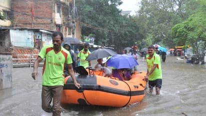 Chennai Flood: அடுத்த 3 மணிநேரத்திற்கு இந்த மாவட்டங்களில் கனமழை நீடிக்கும்.. வானிலை மையம்  வார்னிங்..!