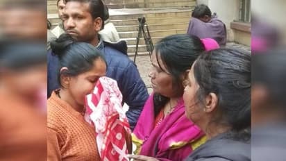 भोपाल आग हादसा: 12 साल की मन्नतों बाद जन्मा था बच्चा, 5 दिन में उजड़ गई गोद..बेटे का चेहरा देखने बिलख रही मां