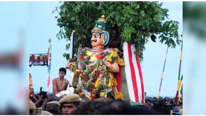 கந்த சஷ்டி: வெற்றிவேல் முருகனுக்கு அரோகரா.. திருச்செந்தூரில் பக்தர்கள் இல்லாமல் சூரசம்ஹாரம்.!