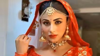 Mouni Roy to marry boyfriend Suraj Nambiar on this date (Read Details)