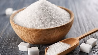 সামান্য একটু চিনিতেই কেল্লাফতে, নিমেষে কাটবে জন্মকুন্ডলীর গ্রহদোষ