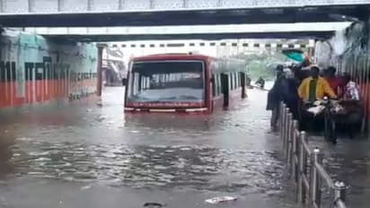 Chennai Rain: வெள்ளக்காடாக காட்சியளிக்கும் சென்னை… 5 சுரங்கப்பாதைகள் மூடல்!!