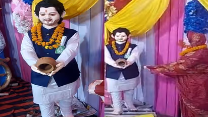 Chhath 2021: छठ पंडाल में लगी तेजस्वी यादव की मूर्ति, लोग बोले- ये तो अपमान है, RJD विधायक ने दिया जवाब