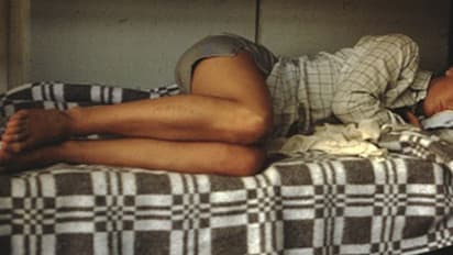 मेरी पत्नी के साथ गंदा काम मत करना...पति ने पत्नी को किसी और के साथ देखा तो उसके आशिक को लिखा लेटर