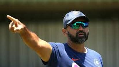 പരിക്കേൽക്കുമെന്ന് പറഞ്ഞ് അവനെ പൊതിഞ്ഞ് സൂക്ഷിക്കാനാവില്ല, ഇന്ത്യൻ പേസറെക്കുറിച്ച് മുൻ ബൗളിംഗ് കോച്ച്