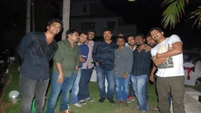 #vijaythuppakkiதுப்பாக்கி 9 ; ட்ரண்டாகும் விஜய், விக்ரம், சங்கர் கலந்து கொண்ட வெற்றி கொண்டாட்ட புகைப்படங்கள்