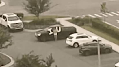 ഭാര്യ ഐസിയു -വിൽ, പത്തുദിവസം തുടർച്ചയായി 'ഐലൗയൂ' എന്നെഴുതിയ ബോർഡുമായി ഭർത്താവ് പുറത്ത്