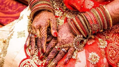 నర్సింగ్ విద్యార్థుల పుస్తకంలో వరకట్నంతో లాభాలనే టాపిక్: మహిళా కమిషన్ సీరియస్..