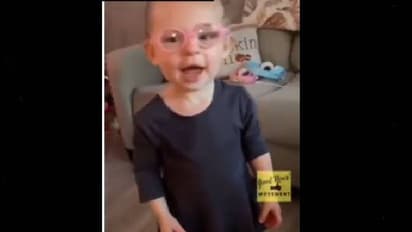 ആദ്യമായി ലോകത്തെ വ്യക്തമായി കാണുന്ന പെൺകുട്ടി, വൈറലായി വീഡിയോ