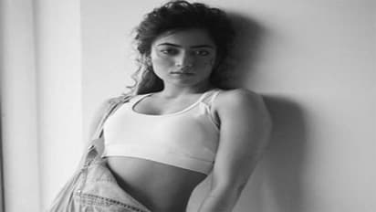 #RashmikaMandanna மேல் சட்டை இல்லாத புகைப்படம் ஏன் ப்ரொபைலாக இருக்க வேண்டும் ? கீதா கோவிந்தம் நாயகி கேள்வி