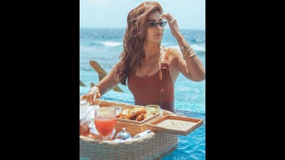 Pooja hegde: బికినీలో బ్రేక్ ఫాస్ట్, సముద్రంలో జలకాలు.. మాల్దీవ్స్ తీరాన్ని అందాలతో వేడెక్కిస్తున్న పూజ హెగ్డే