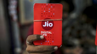 Jio-জিও-র রিচার্জ প্ল্যানে রয়েছে দৈনিক ২ জিবি ডেটা পাওয়ার সুবিধা, দেখে নিন প্ল্যানগুলো কী কী