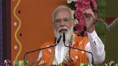 PM Modi In Bhopal : जनजातीय स्टाइल में मोदी की स्पीच, विपक्ष पर बरसे, आदिवासियों का जीता दिल..PM की बड़ी बातें