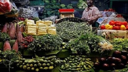 india inflation : பணவீக்கத்தால் ஏழைகளைவிட பணக்காரர்களே அதிகமாக பாதிக்கப்படுகிறார்கள்: நிதி அமைச்சகம் வருத்தம்