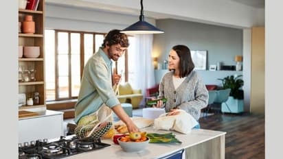 সম্পর্ক মজবুত করতে মেনে চলুন এই টোটকা, জেনে নিন কী করবেন