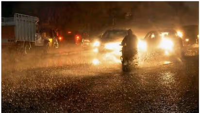 മഴ മുന്നറിയിപ്പിൽ മാറ്റം; രാത്രി കേരളത്തിലെ 13 ജില്ലകളിലും മഴക്കും ഇടിമിന്നലിനും സാധ്യത, രണ്ട് ജില്ലയിൽ യെല്ലോ