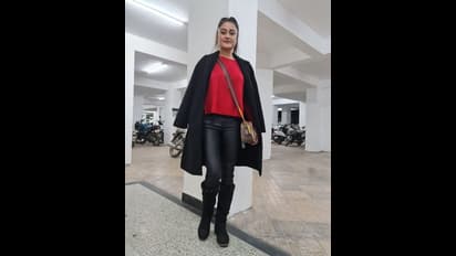 உடல் எடையை குறைத்து... செம்ம ஃபிட்டாக 20 வயசு ஹீரோயின் போல் மாறிய சோனியா அகர்வால்!!