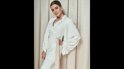 Samantha:చిక్కులన్నీ వీడినట్లే సూపర్ హ్యాపీగా కనిపిస్తున్న సమంత, క్లోజ్ ఫ్రెండ్ ప్రీతమ్ డిజైన్ చేసిన డ్రెస్ లో