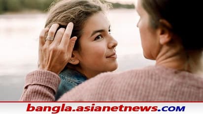 Parenting Tips: বাচ্চার গোপন চ্যাট পড়ে আকাশ ভেঙে পড়েছে মাথায়, বকা না দিয়ে বুঝিয়ে বলুন