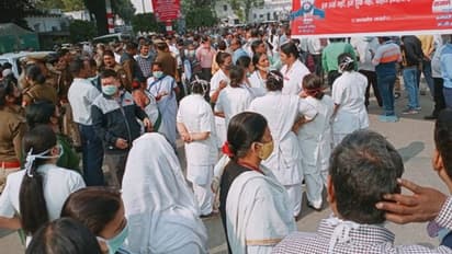 लखनऊ में अनिश्चितकालीन हड़ताल पर KGMU के कर्मचारी, मांगें ना पूरी होने पर सेवाएं बंद करने की दी चेतावनी