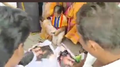 சூர்யா பேனருக்கு செருப்படி.. முற்றும் பாமக-சூர்யா மோதல்.. தலையிடுமா தமிழக அரசு.??