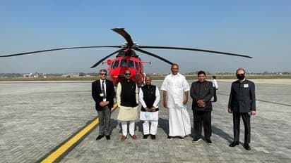 சிம்லாவில் ஹெலிகாப்டர் முன்னாடி கெத்தா போஸ் கொடுத்த அப்பாவு… சபாநாயகர் மாநாட்டில் பங்கேற்பு!!