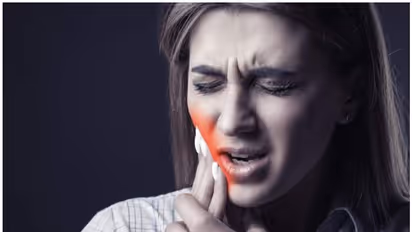 வெறும் 30 நொடிகளில் பல் வலி நீங்கணுமா? வலி நிவாரணம் கிடைக்க இந்த ஒரு டிப்ஸ் போதும்..