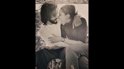 Ranveer Singh plants a kiss on wife Deepika Padukone's cheeks [VIDEO]