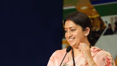 Smriti Irani’s ‘one single slap from mom cleans aura’ goes viral, leaves netizens in splits