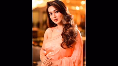 অভিমানী মিমি চক্রবর্তী, কলকাতা চলচ্চিত্র উৎসবে অনুপস্থিতির কারণ জানালেন তৃণমূলের সাংসদ অভিনেত্রী 