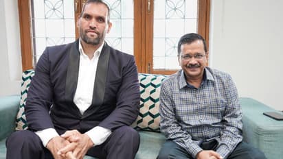 द ग्रेट Khali ने की CM Kejriwal से मुलाकात, इससे पहले अखिलेश से भी मिले..आखिर क्या हैं इसके सियासी मायने