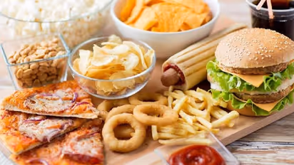 നോമ്പുകാലത്ത് കഴിയുന്നതും ഈ ഭക്ഷണ-പാനീയങ്ങള് ഒഴിവാക്കുക...