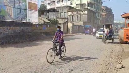 Road Condition-১৭ কিমি ভাঙা রাস্তা,রাজ চক্রবর্তীর অনুরোধে উদ্যোগ মমতা বন্দ্যোপাধ্যায়ের
