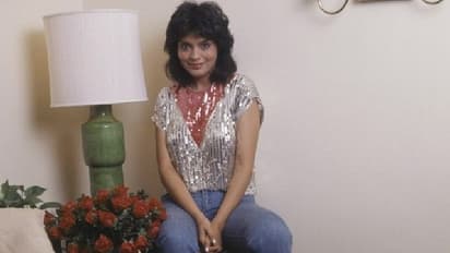 Zeenat Aman: ৭০ বছরে পা দিলেন অভিনেত্রী জিনাত আমান, অভিনেত্রীর জন্মদিনে রইল তাঁর জীবনের একাধিক ঝলক