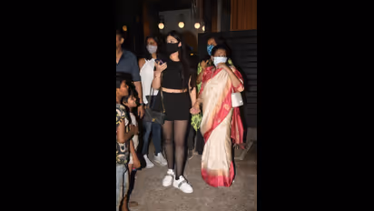 Saif Ali Khan-Kareen Kapoor spotted with kids, Divya Khosla stuns in saree look; see pics