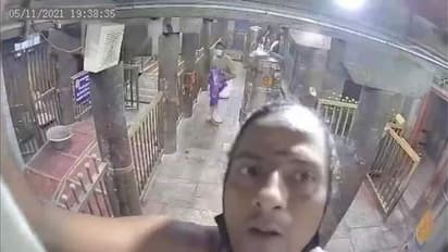 சிசிடிவி கேமராவை மறைத்த அர்ச்சகர்கள்…. வைரலாகும் வீடியோ…. திருத்தணி முருகன் கோவிலில் ‘அதிர்ச்சி’ சம்பவம்