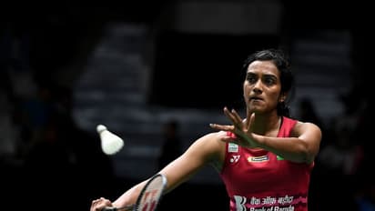PV Sindhu: సెమీస్ గండం దాటని సింధు.. ఇండోనేషియా ఓపెన్ లోనూ తప్పని ఓటమి..