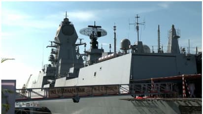 ഐഎൻഎസ് വിശാഖപട്ടണം രാജ്യത്തിന് സമർപ്പിച്ചു; ആത്മ നിർഭർ ഭാരതിനുള്ള ഉത്തരമാണ് ഇതെന്ന് രാജ്നാഥ് സിംഗ്