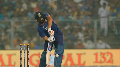 INDvNZ| തുടക്കവും ഒടുക്കവും വെടിക്കെട്ട്; ഇന്ത്യക്കെതിരെ കിവീസിന് കൂറ്റന് വിജയലക്ഷ്യം