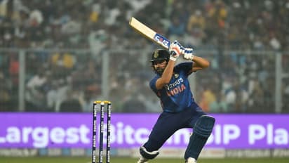 IND vs SA: रोहित को ODI का कप्तान बनाए जाने के बाद दुनियाभर से दिग्गजों के कमेंट, वॉन बोले, "बहुत अच्छा फैसला"