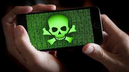 Malware: ஸ்மார்ட்போனை வைரஸில் இருந்து பாதுகாப்பது எப்படி? இதோ எளிய வழிகள்!
