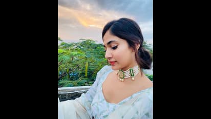 BiggBoss Losliya: பிக்பாஸ் லாஸ்லியாவிடம் ஏற்பட்ட திடீர் மாற்றம்! ஒரே படத்துல இப்படி மாறிட்டாங்களே..?