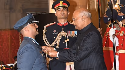 Group Captain Abhinanadan Varthaman receives Vir Chakra, other officers conferred gallantry awards