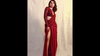 Samantha: ட்ரான்ஸ்பரண்ட் ஜாக்கெட்டில்... ரெட் வெல்வட் கேக் போல் போஸ் கொடுத்த சமந்தா! சூடான சமூக வலைத்தளம்!