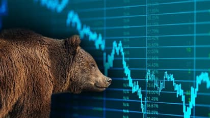 Stock Market Today: பங்குச்சந்தை| சென்செக்ஸ் சரிவு:18,000 புள்ளிகளுக்கு கீழ் நிப்டி சரிவு