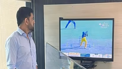 Shahrukh Khan-ன் லாஸ்ட் பால் சிக்ஸரை டிவியில் பார்த்து ரசித்த தோனி..! சிஎஸ்கேவில் தட்டி தூக்க தல திட்டம்