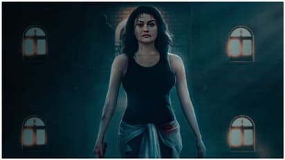 Grandma FirstLook: கையில் கத்தி.. ரத்தம் சொட்ட சொட்ட மிரட்டும் சோனியா அகர்வால்! 'கிராண்மா' ஃபர்ஸ்ட் லுக் இதோ!